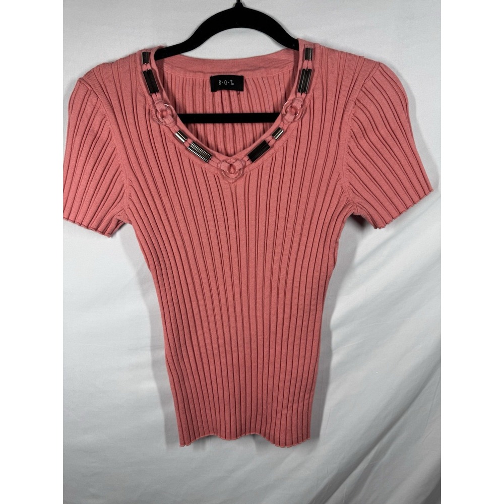 RQT Pink Ribbed Knit Top Vintage Style Embellished V-Neck Tee Size Small/medium